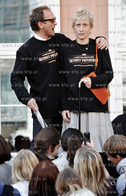 Gdansk. Dlugi Targ. Happening pt Aktorzy Przyjechali...