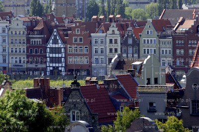 Gdansk.Widok z wiezy kosciola sw. Jana na kamienice...
