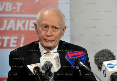 W gdanskim Osrodku Telewizji Polskiej nastapilo uroczyste...