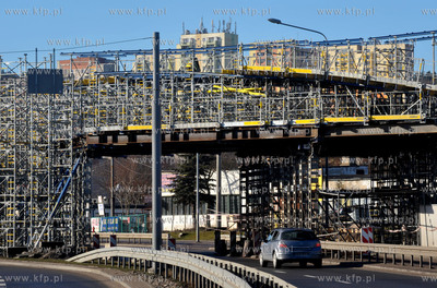 Budowa wiaduktu Pomorskiej Kolei Metropolitalnej nad...