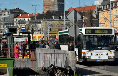 Gdansk. Autobus marki Mercedes firmy Gryf kursujacy...