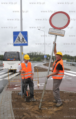 Otwarcie wezlow i dojazdow do przystanku PKM Jasien....