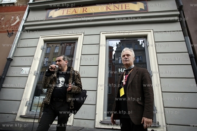 Gdansk. Ul. Dlugi Targ. Happening Pierwszy Zjazd Hamletów...