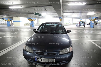 Parking w Centrum Handlowym Morena. Samochod zaparkowany...