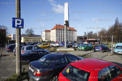 Parking na Targu Siennym i Rakowym w Gdansku. 28.11.2013...