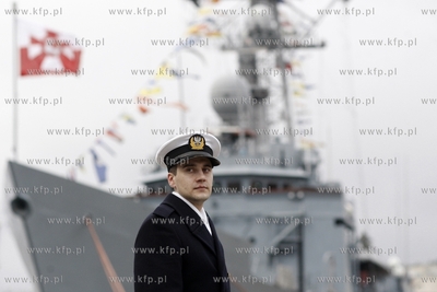 Port Wojenny w Gdyni Oksywie. Rozformowanie dowodztwa...