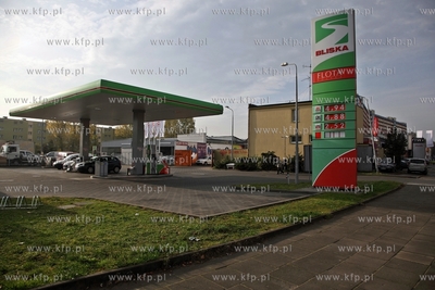 Stacja paliw Bliska na gdanskim Przymorzu.
03.11.2014
fot....