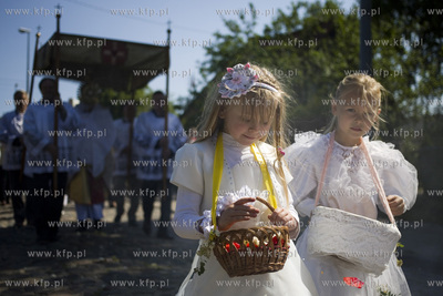 Procesja Bozego Ciala w gdanskiej dzielnicy Letnica....