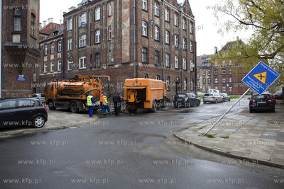 Gdańsk. Czyszczenie kanałów burzowych przy ul. Robotniczej.
12.04.2017
fot....