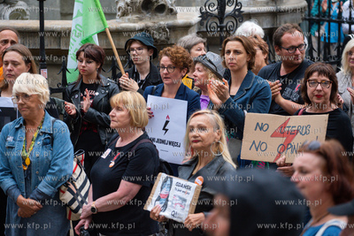 Gdańsk, okolice Dworu Artusa. Ani Jednej Więcej!...