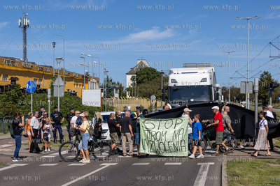 Gdańsk Letnica. Protest mieszkańców przyportowych...