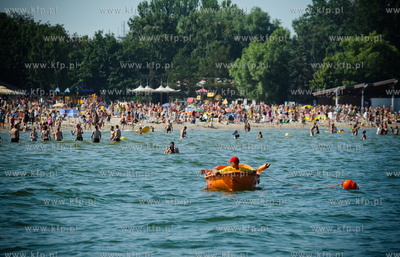 Gdynia . Plaza miejska. Wysokie temperatury i sloneczna...