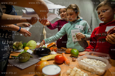 Uniwersytet Gdanski. Wydzial Biologii. Trzecia edycja...