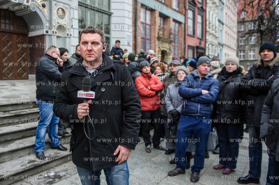 Gdansk. Dlugi Targ. Protest mieszkancow Gdanska, ktorzy...