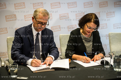 Muzeum Emigracji w Gdyni. Przekazanie osobistych pamiatek...