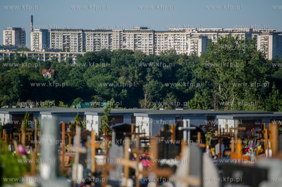 Gdańsk. Widok na osiedle Suchanino z Cmentarza Łostowickiego....