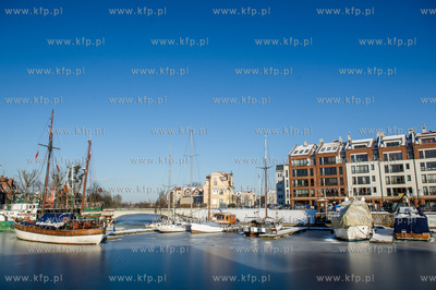 Gdańsk. Mroźny, słoneczny, zimowy dzień. Minusowe...