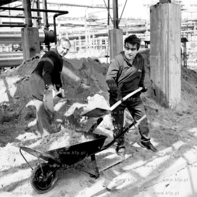 Partyjny czyn społeczny na terenie budowy Rafinerii...
