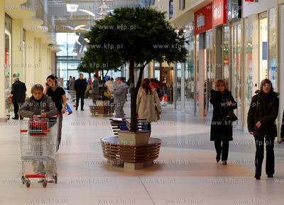 Hipermarket Port Rumia - Centrum Handlowe AUCHAN przy...