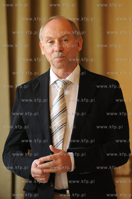 Janusz Lewandowski - europosel w Parlamencie Europejskim....