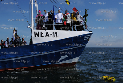 Morska Pielgrzymka Rybakow na lodziach na odpust sw....