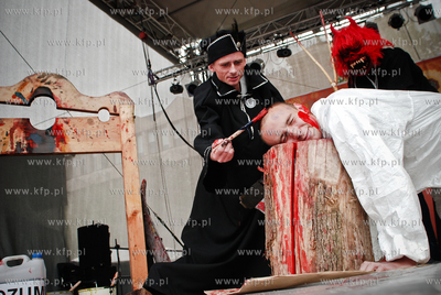 Jedna z atrakcji Jarmarku sw. Dominika byl chrzest...