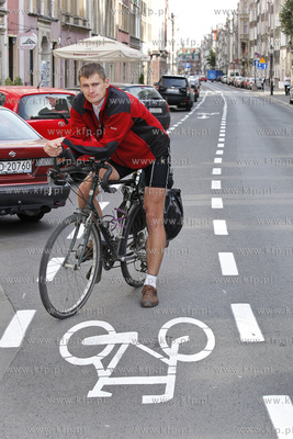 Nowa sciezka rowerowa na ul. Ogarnej w Gdansku. Mozna...