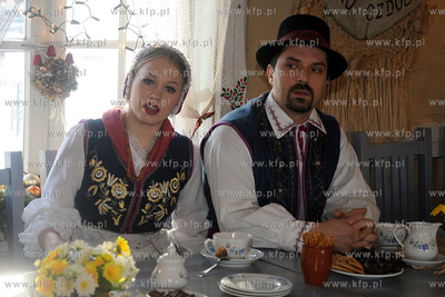 Czlonkowie Zespolu Piesni i Tanca Mazowsze odwiedzili...