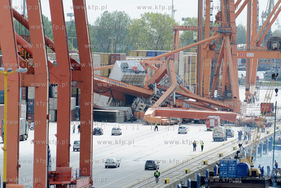 Przystan promowa Stena Line w Gdyni. Wychodzacy w podroz...