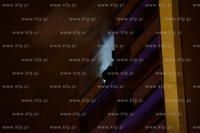 Gdańsk. Suchanino. Pożar w jednym z bloków na ul.Paderewskiego....