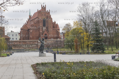 Starogard Gdański,Park Miejski.Nz. Pomnik Wierzyczanki05.11.2019Fot....