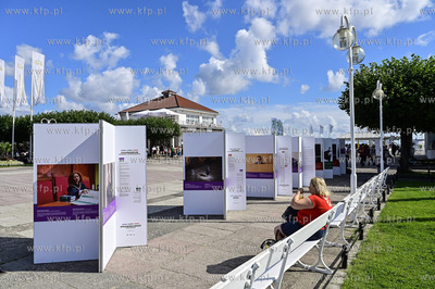 Sopot. Skwer Kuracyjny k. Molo. Wystawa fotografii...