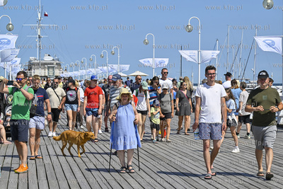 Sopot. Tlumy turystow w Sopocie.  Nz. Molo. 08.07.2023...