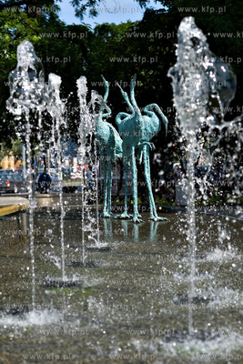 Gdansk Wrzeszcz. Fontanna z czaplami.
4.07.2009
fot....