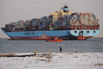 Do terminala kontenerowego DCT GDANSK S.A. wplynal...