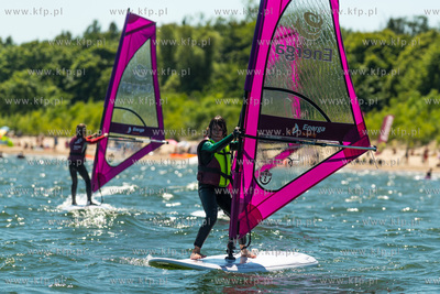 Plaza w Sopocie, przy Sopockim Klubie Zeglarskim. Briefing...