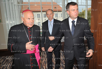 Nadanie honorowego obywatelstwa Sopotu arcybiskupowi...