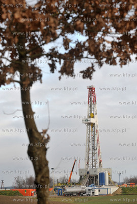 Lewino, gmina Linia. Odwiert poszukiwawczy zloz gazu...