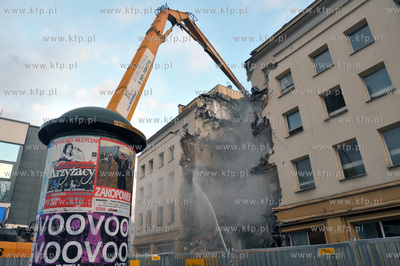 Wyburzanie dawnego Domu Towarowego PDT a obecnie Galerii...
