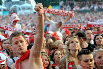 Gdansk. Mistrzostwa europy w pilce noznej. Kibice ogladaja...