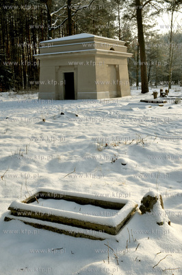 Odrestaurowany grobowiec Gralathow w Sulminie gmina...