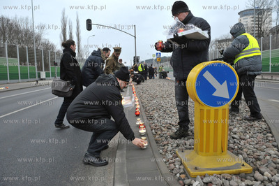 Dzien Zolnierzy Wykletych. Akcja palenia zniczy na...