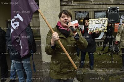 Gdańsk. Targ Drzewny. Demonstracja środowisk opozycyjnych...
