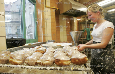 Tlusty Czwartek. Nz cukiernia Rydelek z Sopotu. 15.02.2007...