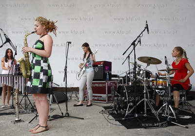 Gdynia. Plac Grunwaldzki.  Nail Quartet w ramach Ladies...