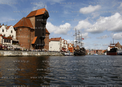 Gdansk. Dlugie Pobrzeze. Zuraw. 30.08.2009 fot. Krzysztof...