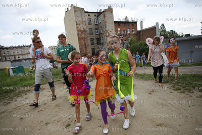 Gdansk. Festiwal Szekspirowski. Dziecieca parada festiwalowa...