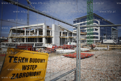 Biurowiec Olivia Gate przy ul. Grunwaldzkiej.
26.03.2012
fot....