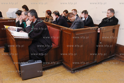 Rozpoczal sie proces w sprawie nielegalnych operacji...