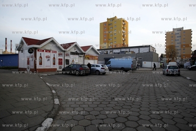 Pawilony handlowe przy ul. Mikolaja Reja w Gdansku.
27.11.2013
fot....